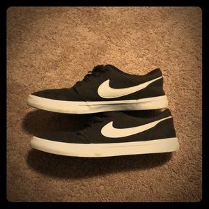 Nike sb janoski size 8